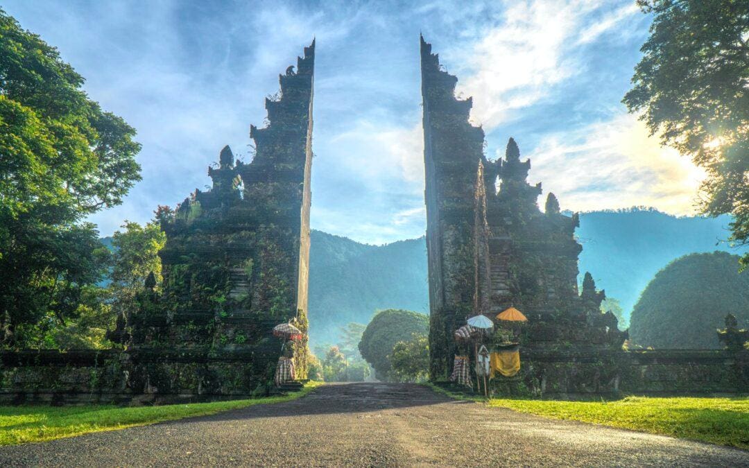 Bali Travel Guide: Exploring Spiritual Essence and Natural Wonders